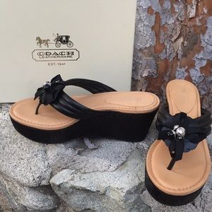 NWT Coach Jainis Metallic Kid Platform Sandals